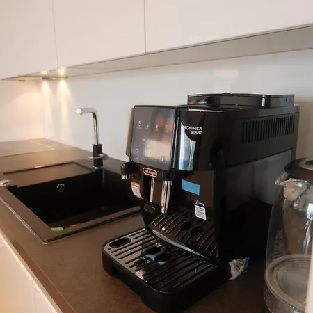 Zora - Free Swimming Pool And Garage Parking *