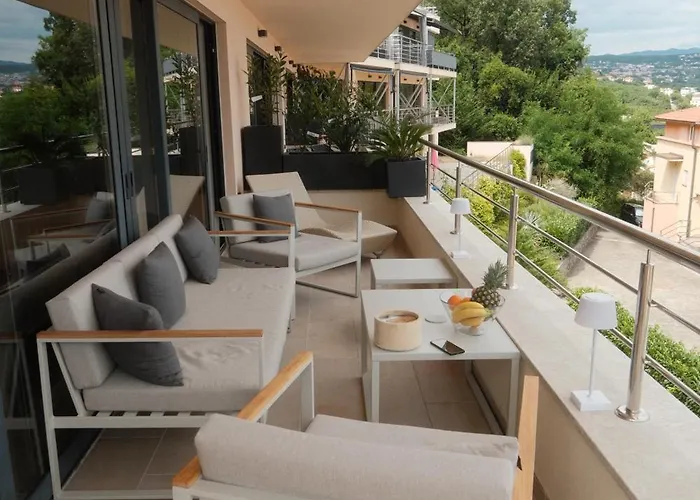 Apartman Zora - Free Swimming Pool And Garage Parking