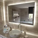 Апартаменты Zora - Free Swimming Pool And Garage Parking