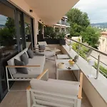 Апартаменты Zora - Free Swimming Pool And Garage Parking