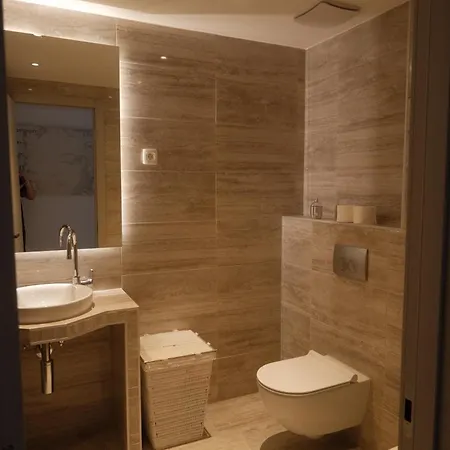 Zora - Free Swimming Pool And Garage Parking 公寓