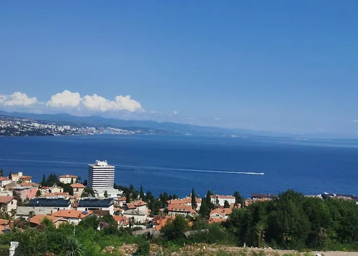 Апартаменты Zora - Free Swimming Pool And Garage Parking *