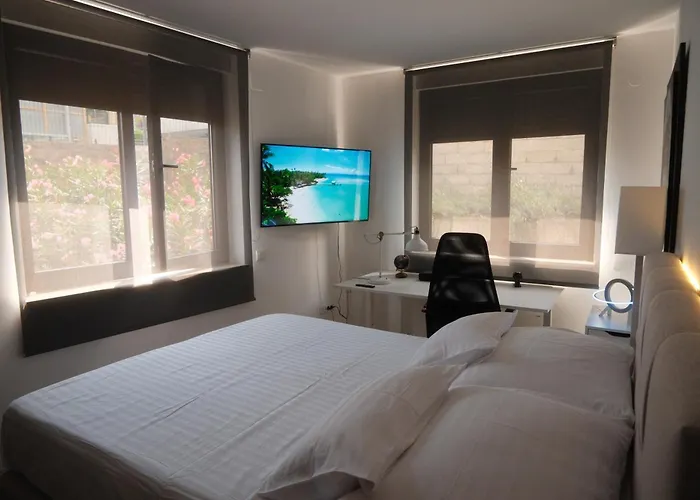 Zora - Free Swimming Pool And Garage Parking Appartement